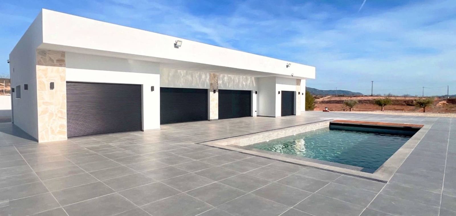 3 chambre Villa/Maison à vendre à La Romana avec piscine garage - 525 000 € (Ref: 8227628)