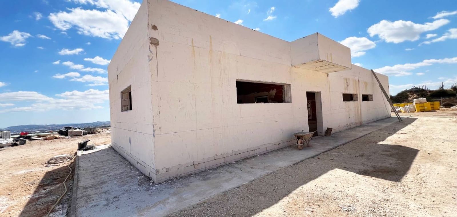 3 chambre Villa/Maison à vendre à La Romana avec piscine garage - 525 000 € (Ref: 8227628)