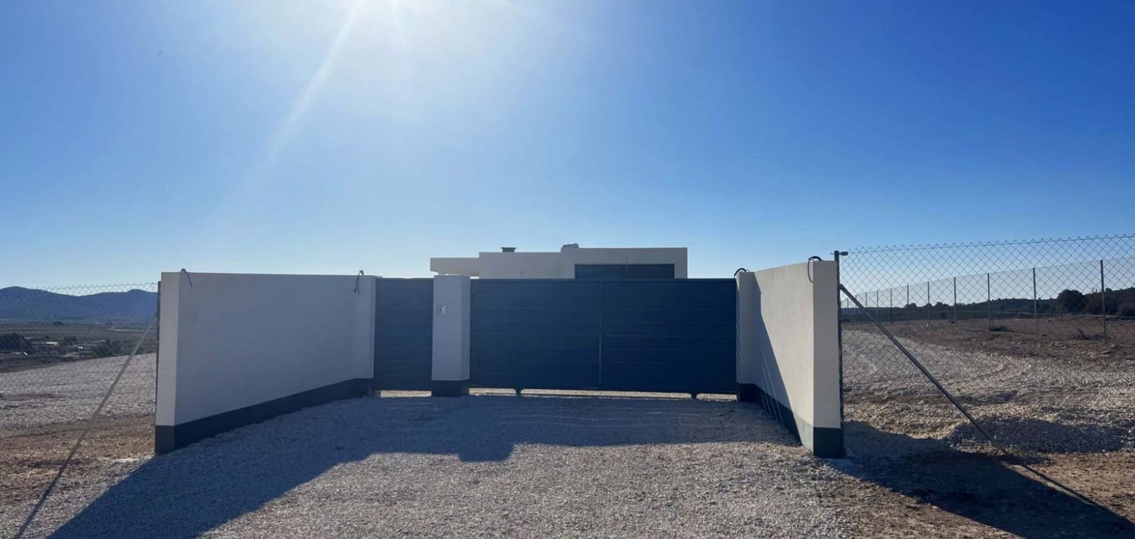 3 bedroom Villa for sale in Pinoso with pool - € 350,000 (Ref: 8425498)