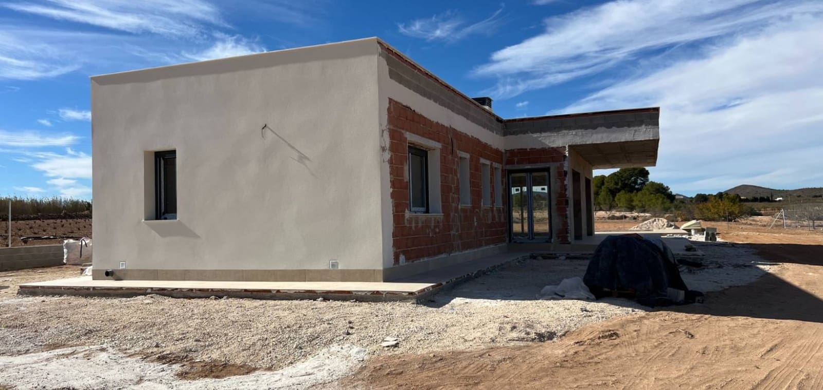 3 bedroom Villa for sale in Pinoso with pool - € 350,000 (Ref: 8425498)