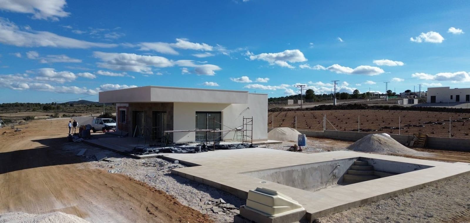 3 bedroom Villa for sale in Pinoso with pool - € 350,000 (Ref: 8425498)