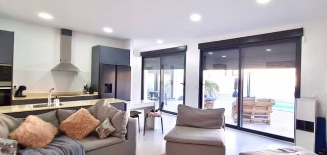 3 bedroom Villa for sale in Fortuna with pool - € 249,000 (Ref: 8600179)