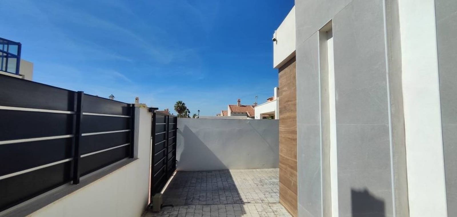 3 bedroom Villa for sale in Fortuna with pool - € 249,000 (Ref: 8600179)