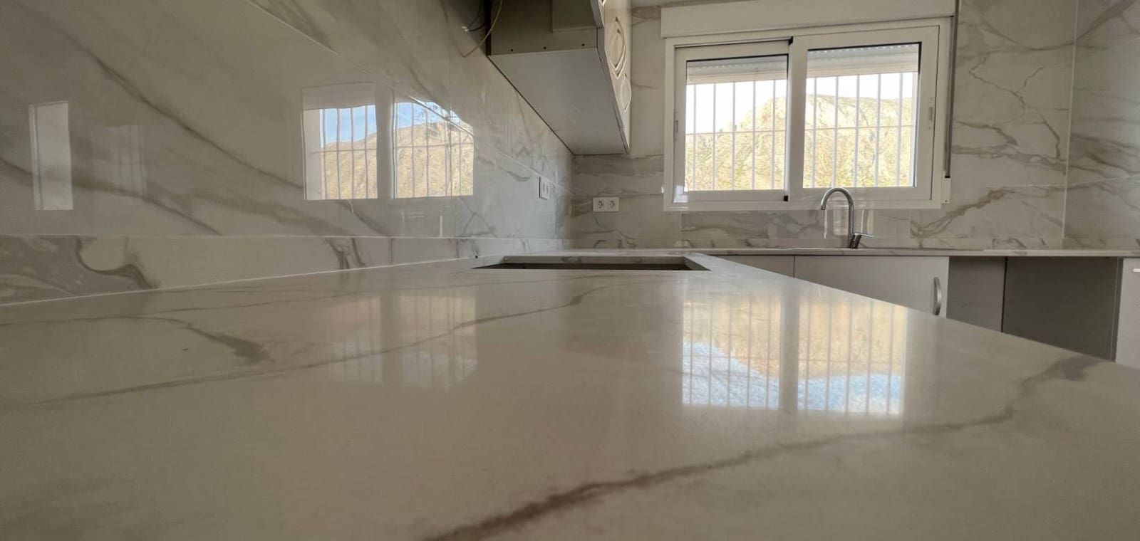 3 soveværelse Villa til salg i Macisvenda med garage - € 300.000 (Ref: 8665818)