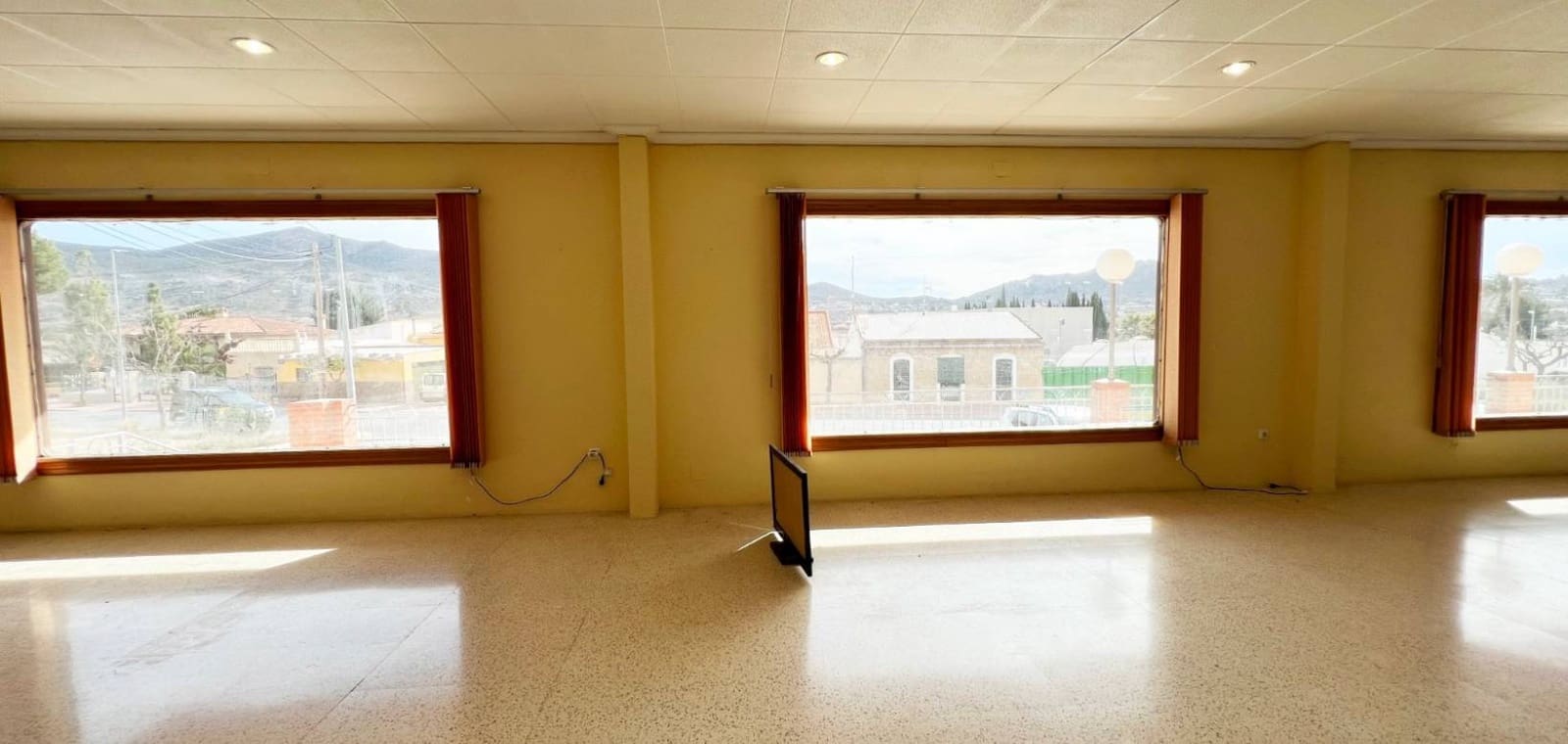 2 bedroom Commercial for rent in Hondon de los Frailes - € 2,000 (Ref: 8783069)
