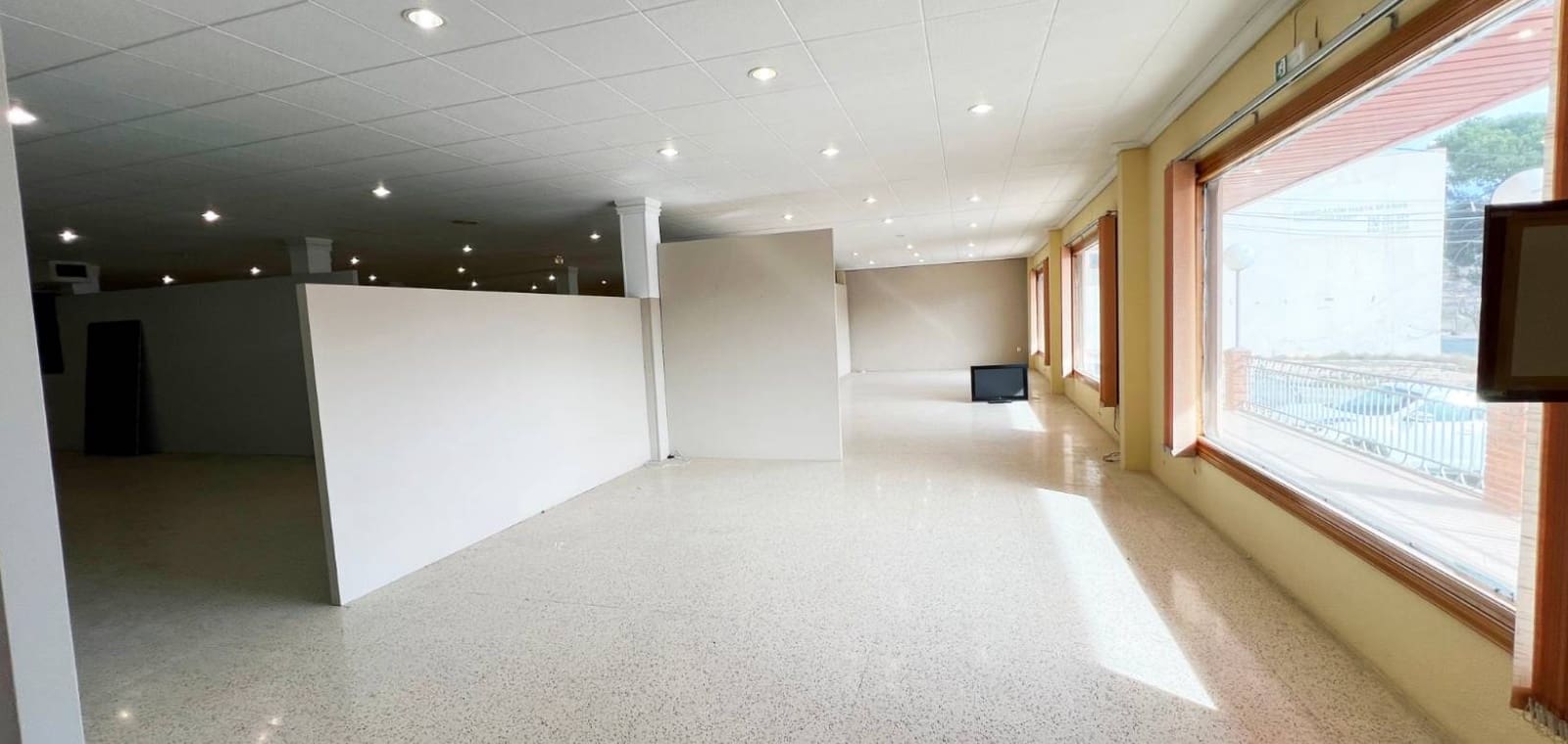 2 bedroom Commercial for rent in Hondon de los Frailes - € 2,000 (Ref: 8783069)