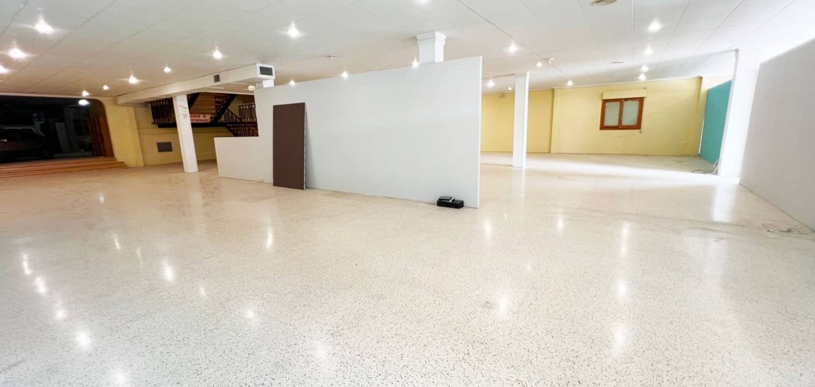 2 bedroom Commercial for rent in Hondon de los Frailes - € 2,000 (Ref: 8783069)