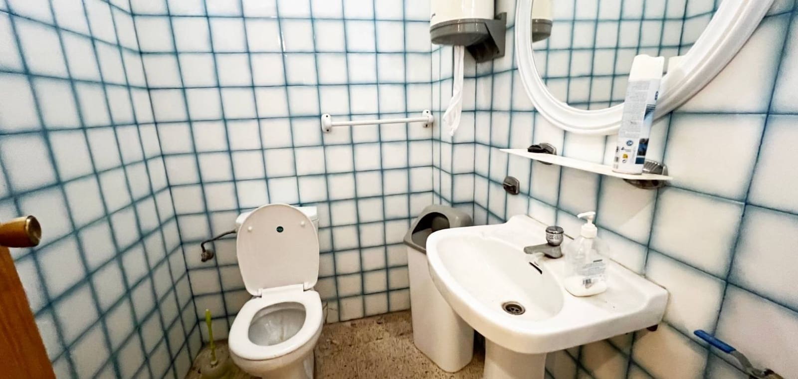 2 bedroom Commercial for rent in Hondon de los Frailes - € 2,000 (Ref: 8783069)