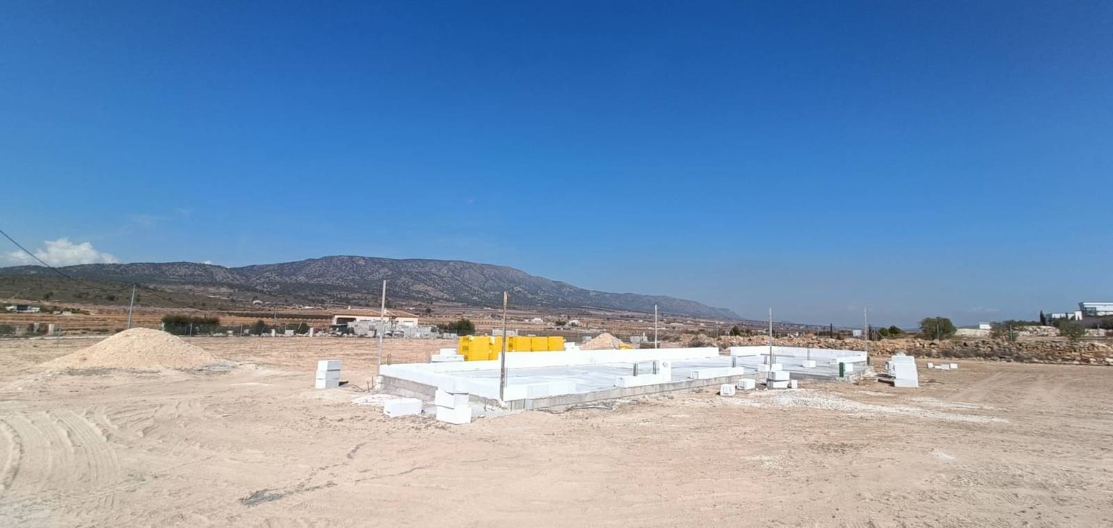 3 bedroom Villa for sale in Pinoso with pool - € 370,000 (Ref: 8837158)