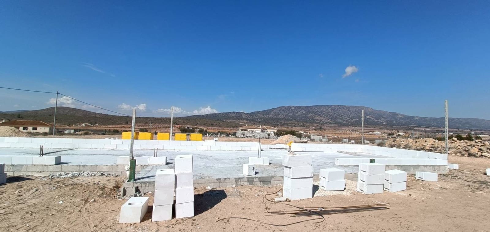 3 bedroom Villa for sale in Pinoso with pool - € 370,000 (Ref: 8837158)