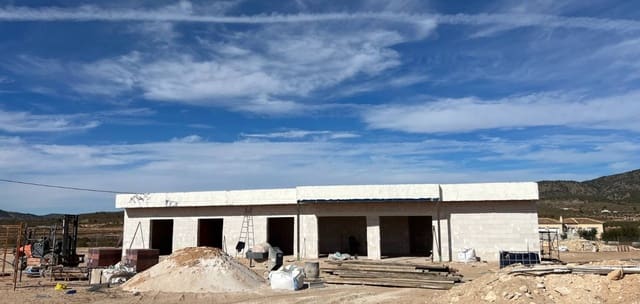 3 bedroom Villa for sale in Pinoso with pool - € 370,000 (Ref: 8837158)