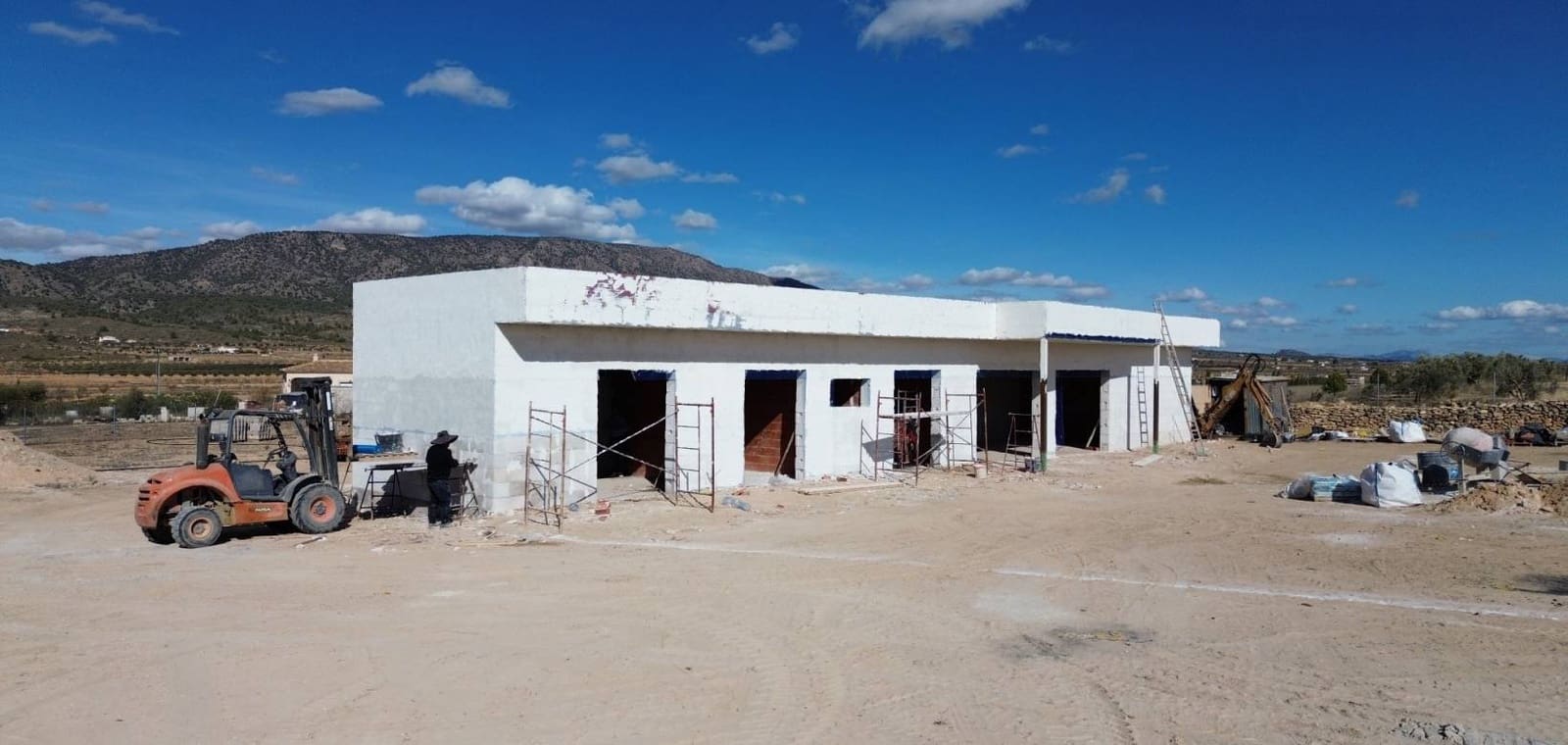 3 bedroom Villa for sale in Pinoso with pool - € 370,000 (Ref: 8837158)