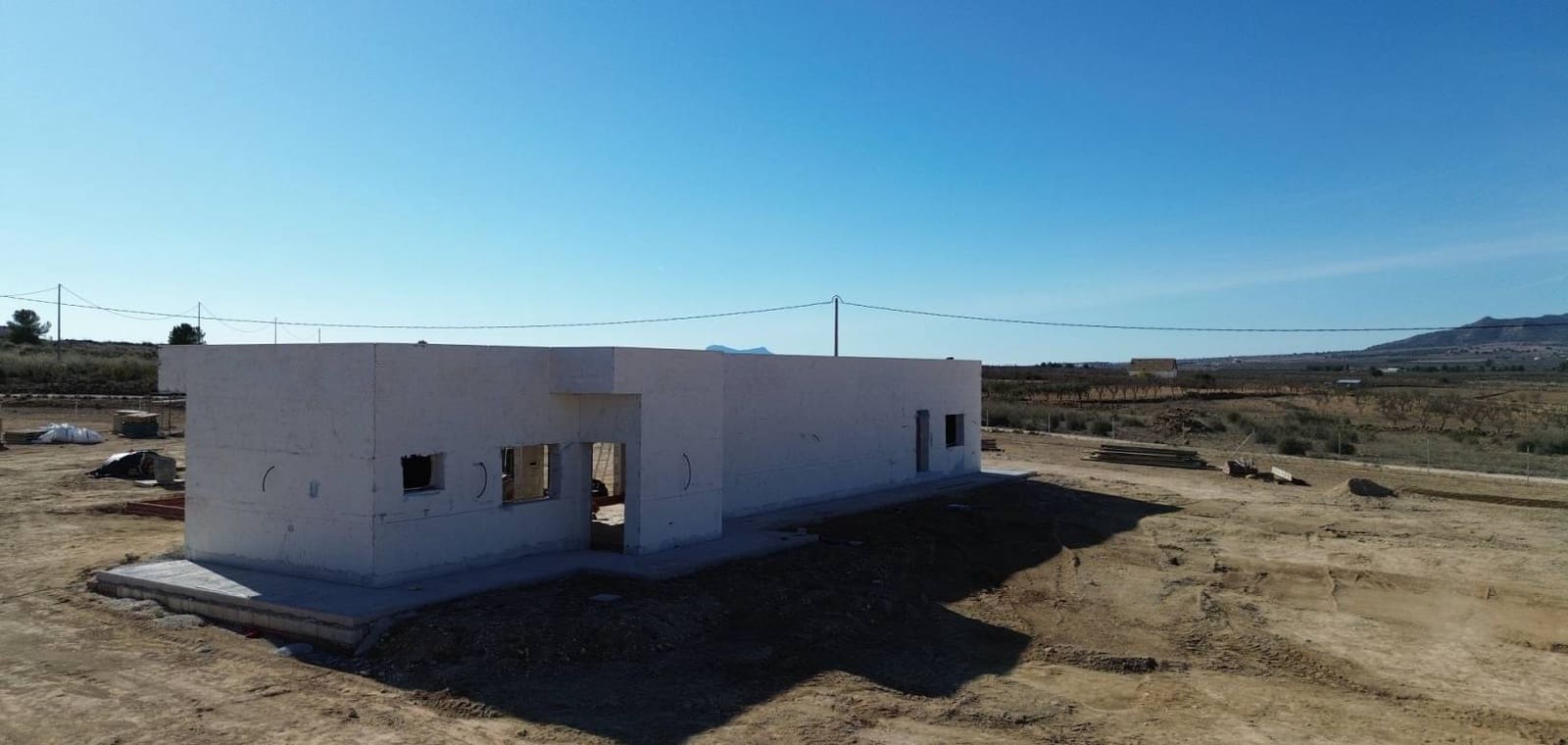 Chalet de 3 habitaciones en Pinoso en venta con piscina - 370.000 € (Ref: 8837158)