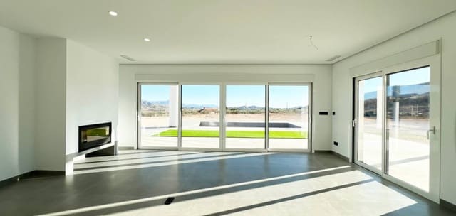 Chalet de 3 habitaciones en La Romana en venta con piscina garaje - 470.000 € (Ref: 8887021)
