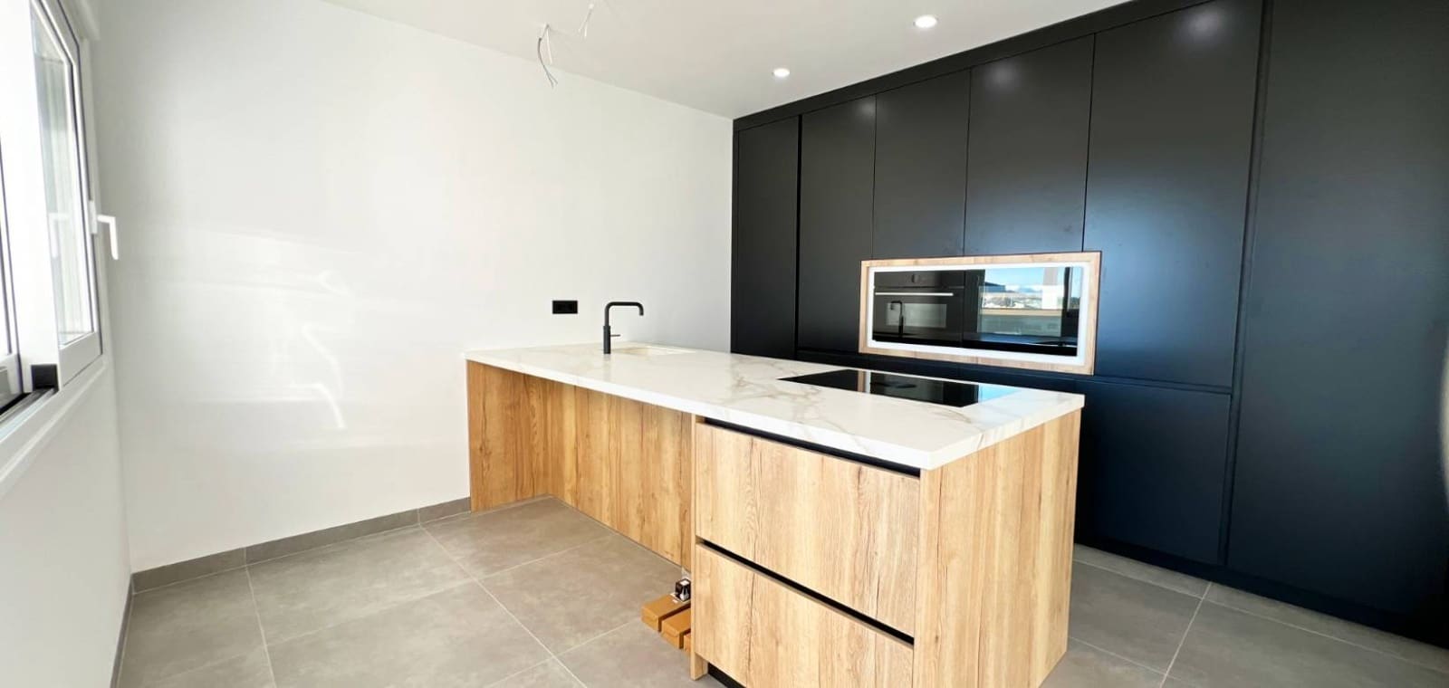 3 bedroom Villa for sale in La Romana with pool - € 470,000 (Ref: 8887021)