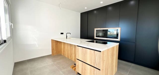 Chalet de 3 habitaciones en La Romana en venta con piscina garaje - 470.000 € (Ref: 8887021)