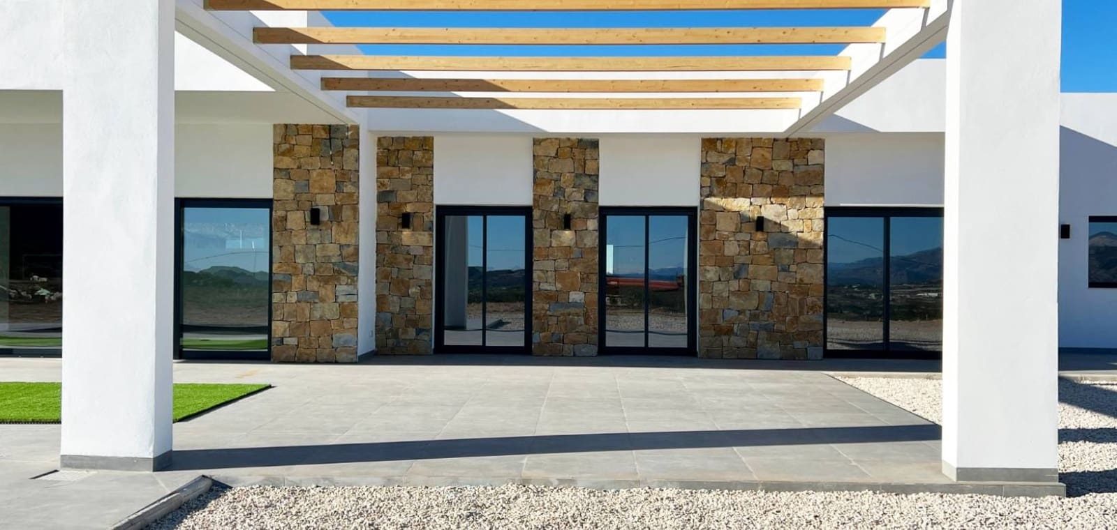 3 bedroom Villa for sale in La Romana with pool - € 470,000 (Ref: 8887021)