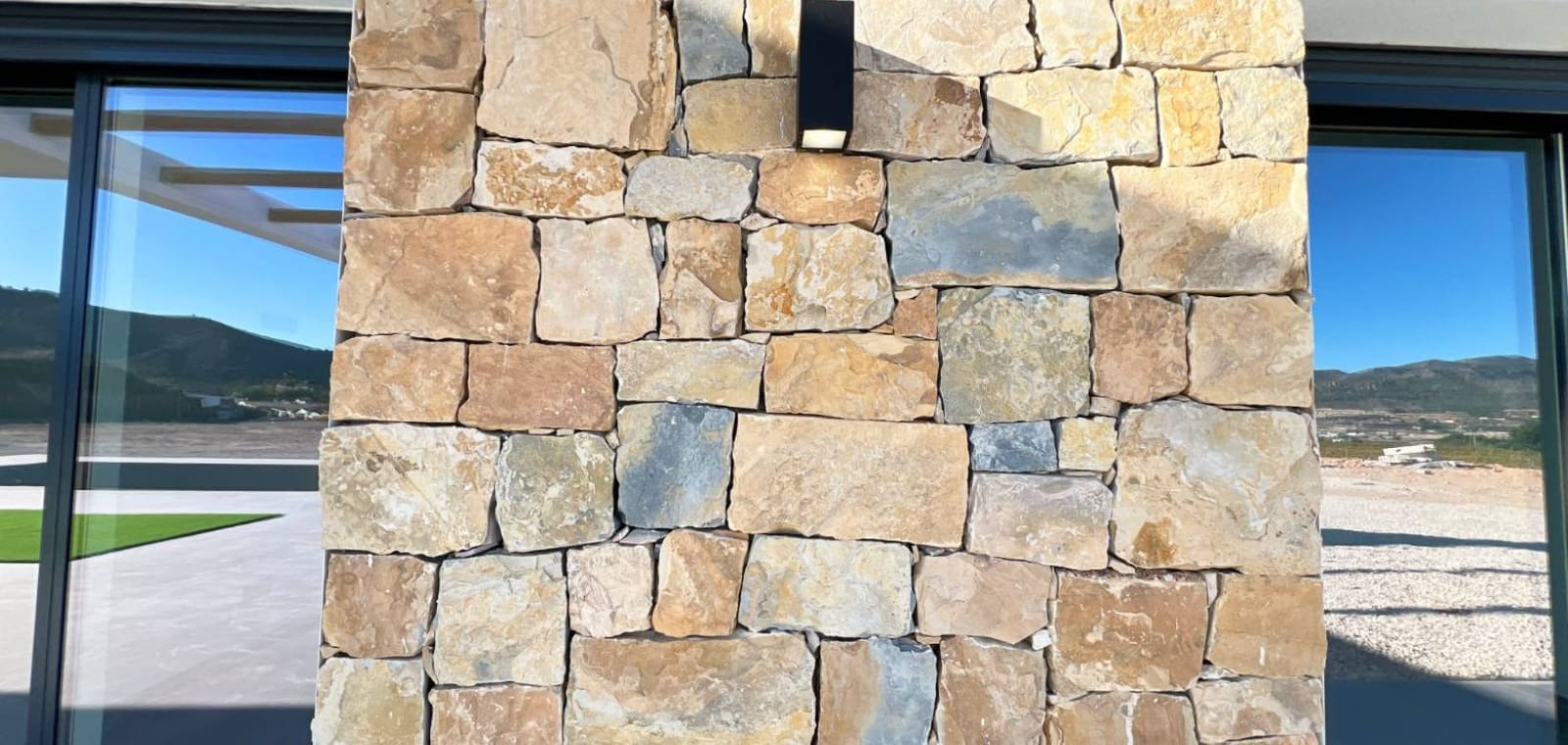 3 bedroom Villa for sale in La Romana with pool - € 470,000 (Ref: 8887021)