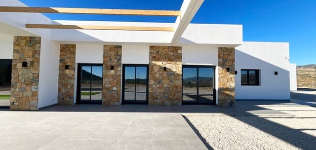 3 bedroom Villa for sale in La Romana with pool - € 470,000 (Ref: 8887021)