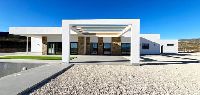 3 bedroom Villa for sale in La Romana with pool - € 470,000 (Ref: 8887021)