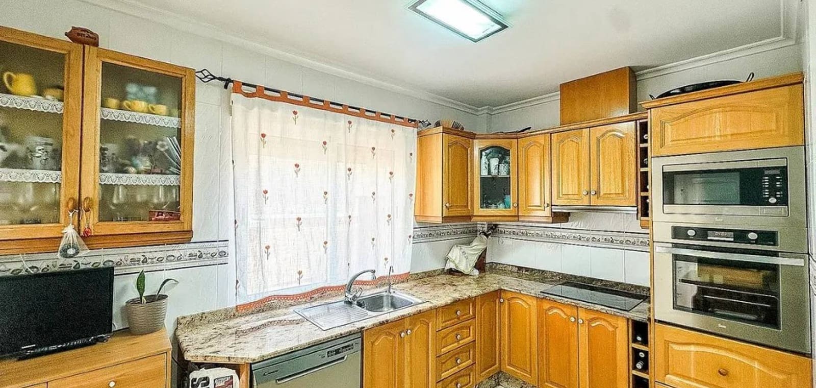 3 makuuhuone Omakotitalo myytävänä paikassa Hondon de los Frailes mukana 
autotalli - 179 000 € (Ref: 8983470)