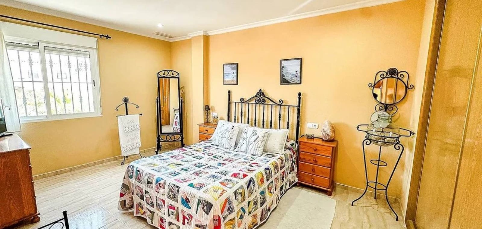 3 makuuhuone Omakotitalo myytävänä paikassa Hondon de los Frailes mukana 
autotalli - 179 000 € (Ref: 8983470)