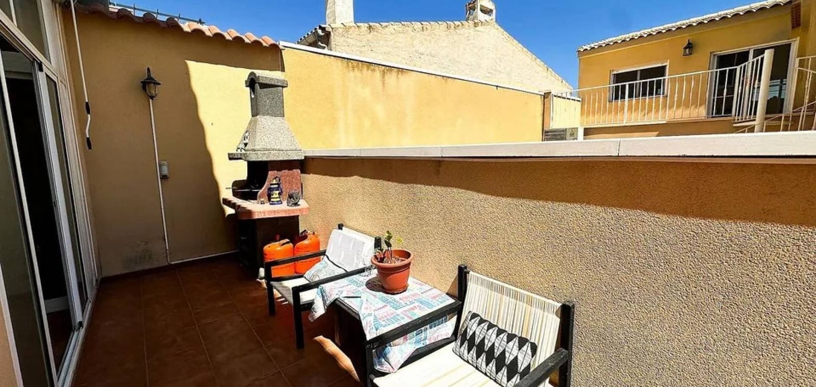 3 makuuhuone Omakotitalo myytävänä paikassa Hondon de los Frailes mukana 
autotalli - 179 000 € (Ref: 8983470)