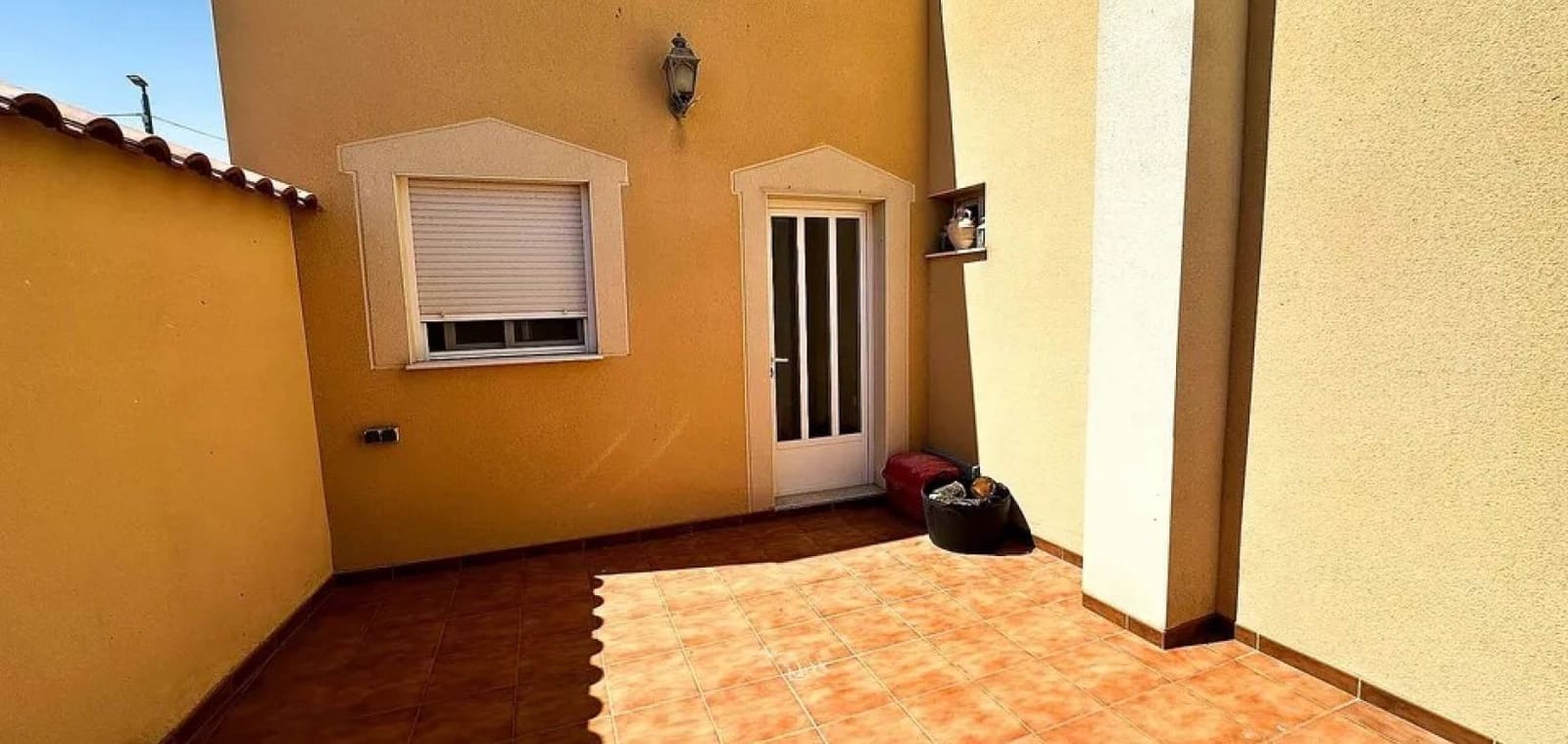 3 makuuhuone Omakotitalo myytävänä paikassa Hondon de los Frailes mukana 
autotalli - 179 000 € (Ref: 8983470)