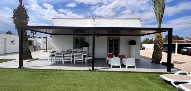 3 soveværelse Finca/Landehus til salg i La Marina, Elche / Elx med swimmingpool - € 425.000 (Ref: 9103744)