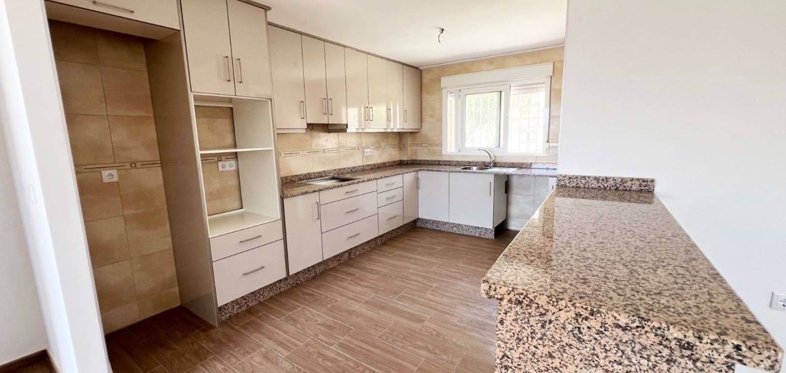 3 soveværelse Villa til salg i Macisvenda - € 280.000 (Ref: 9218935)