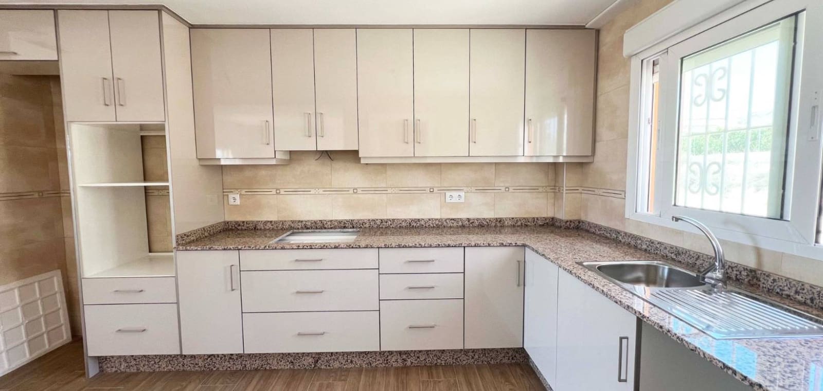 3 soveværelse Villa til salg i Macisvenda - € 280.000 (Ref: 9218935)