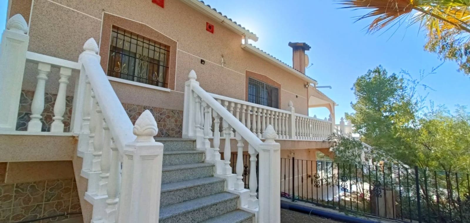 4 bedroom Villa for sale in La Romana with pool - € 320,000 (Ref: 9254231)