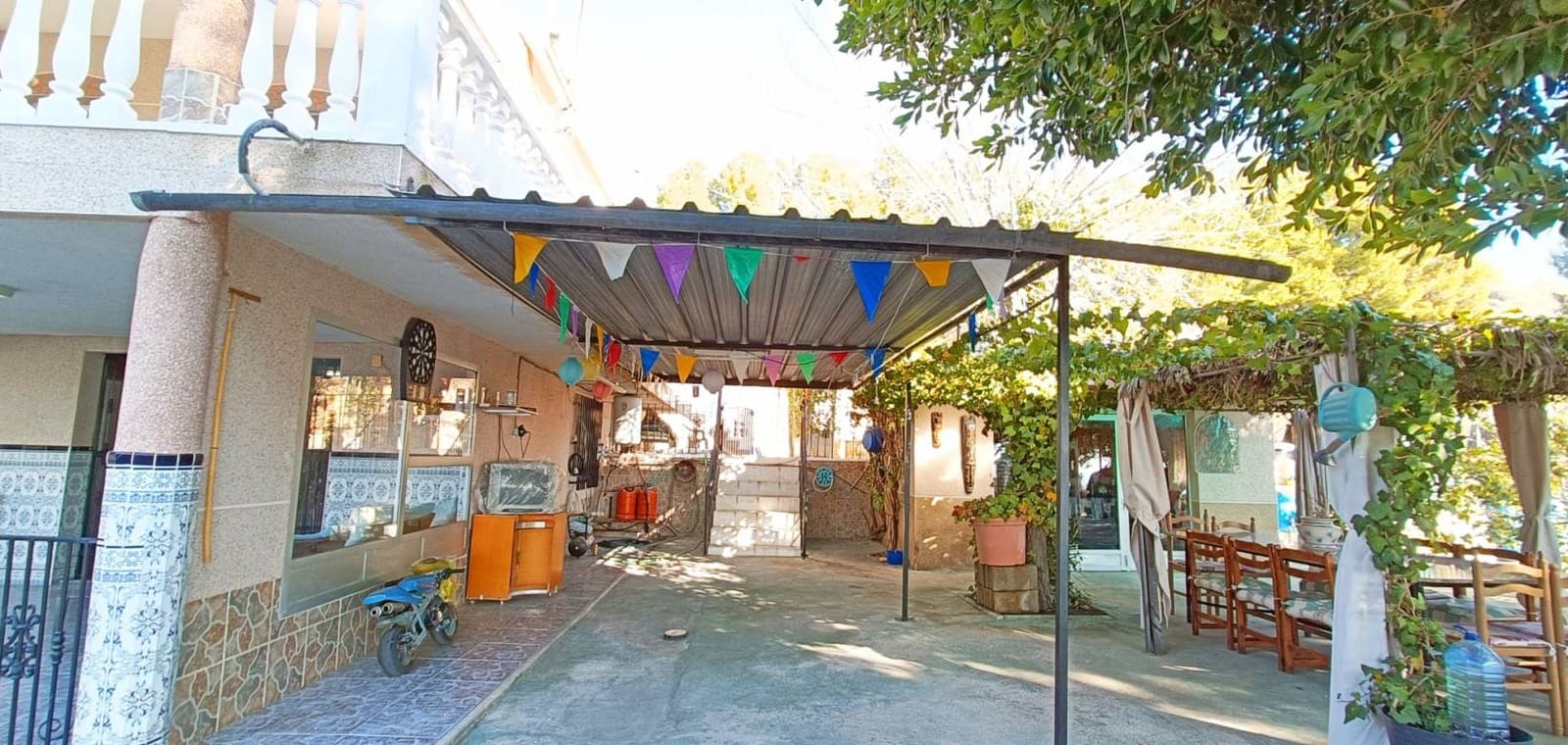 4 bedroom Villa for sale in La Romana with pool - € 320,000 (Ref: 9254231)