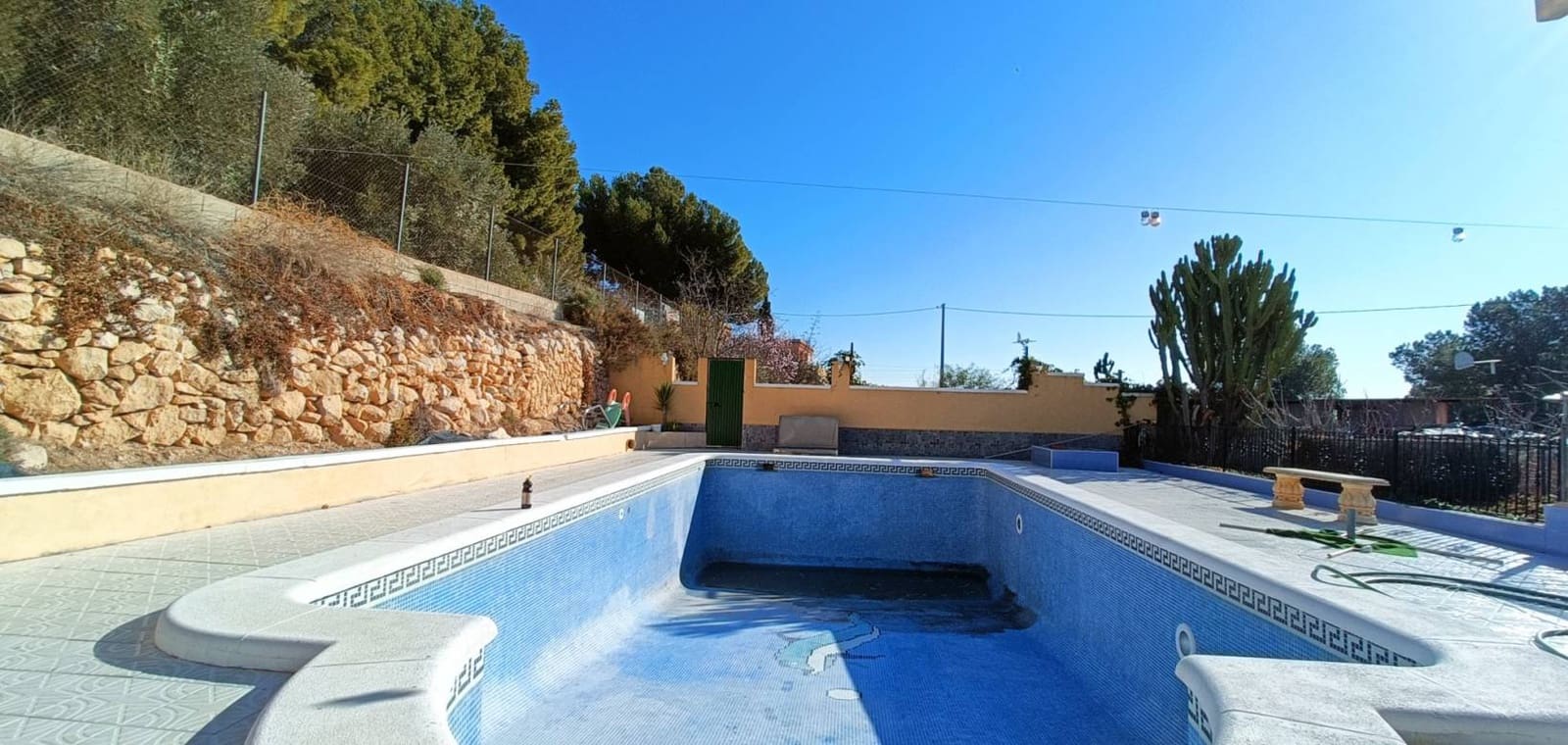 4 bedroom Villa for sale in La Romana with pool - € 320,000 (Ref: 9254231)