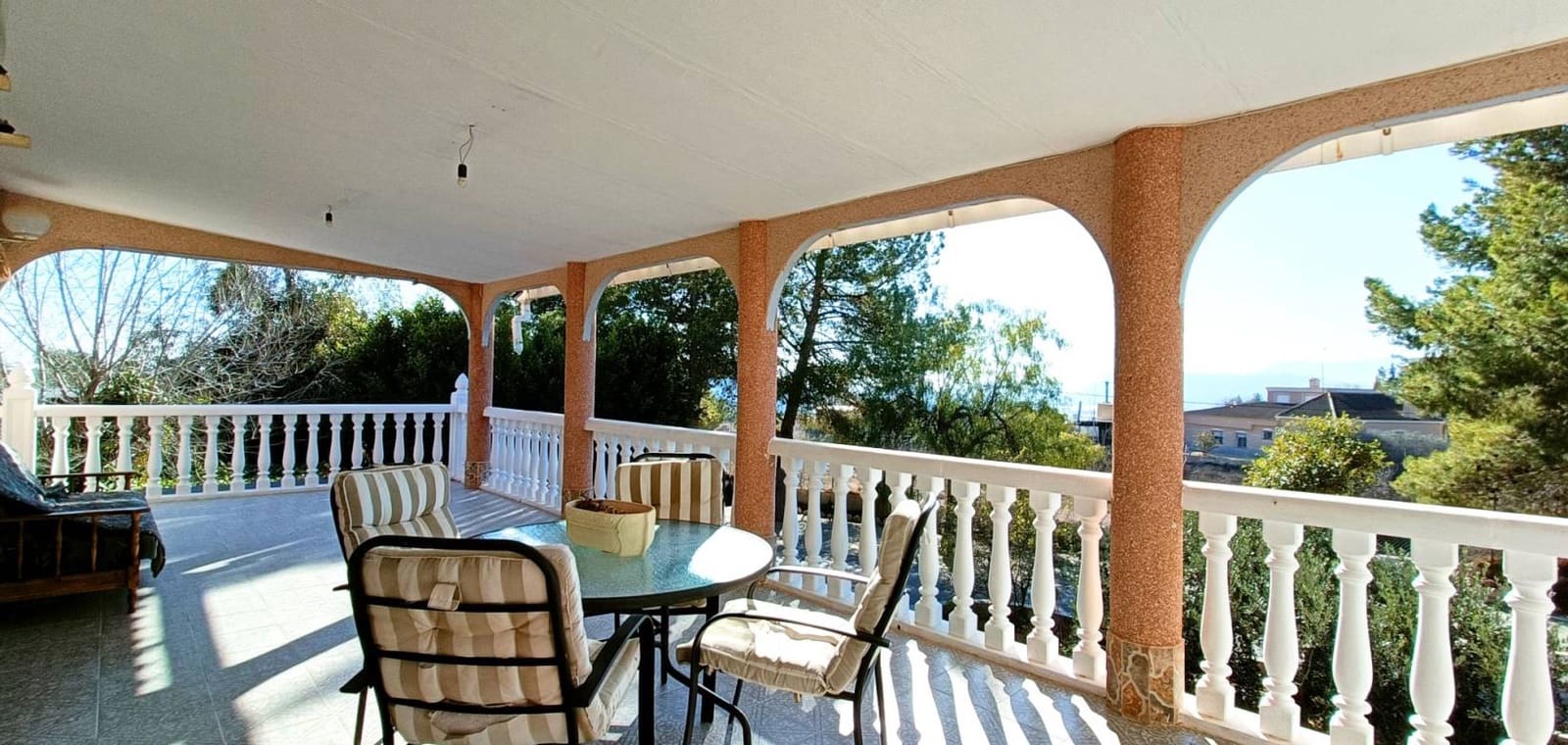 4 bedroom Villa for sale in La Romana with pool - € 320,000 (Ref: 9254231)