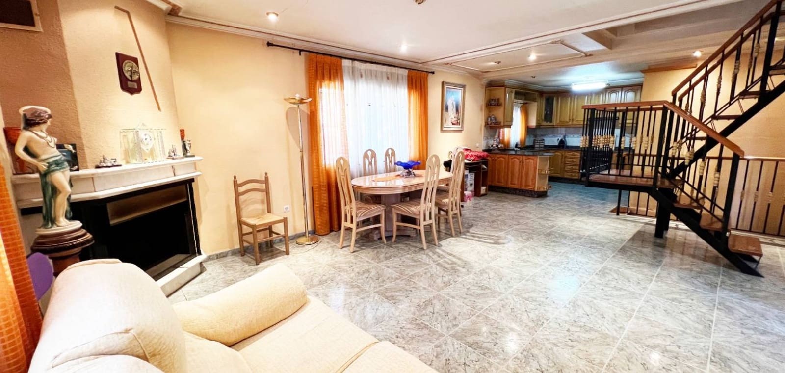 4 bedroom Villa for sale in La Romana with pool - € 320,000 (Ref: 9254231)