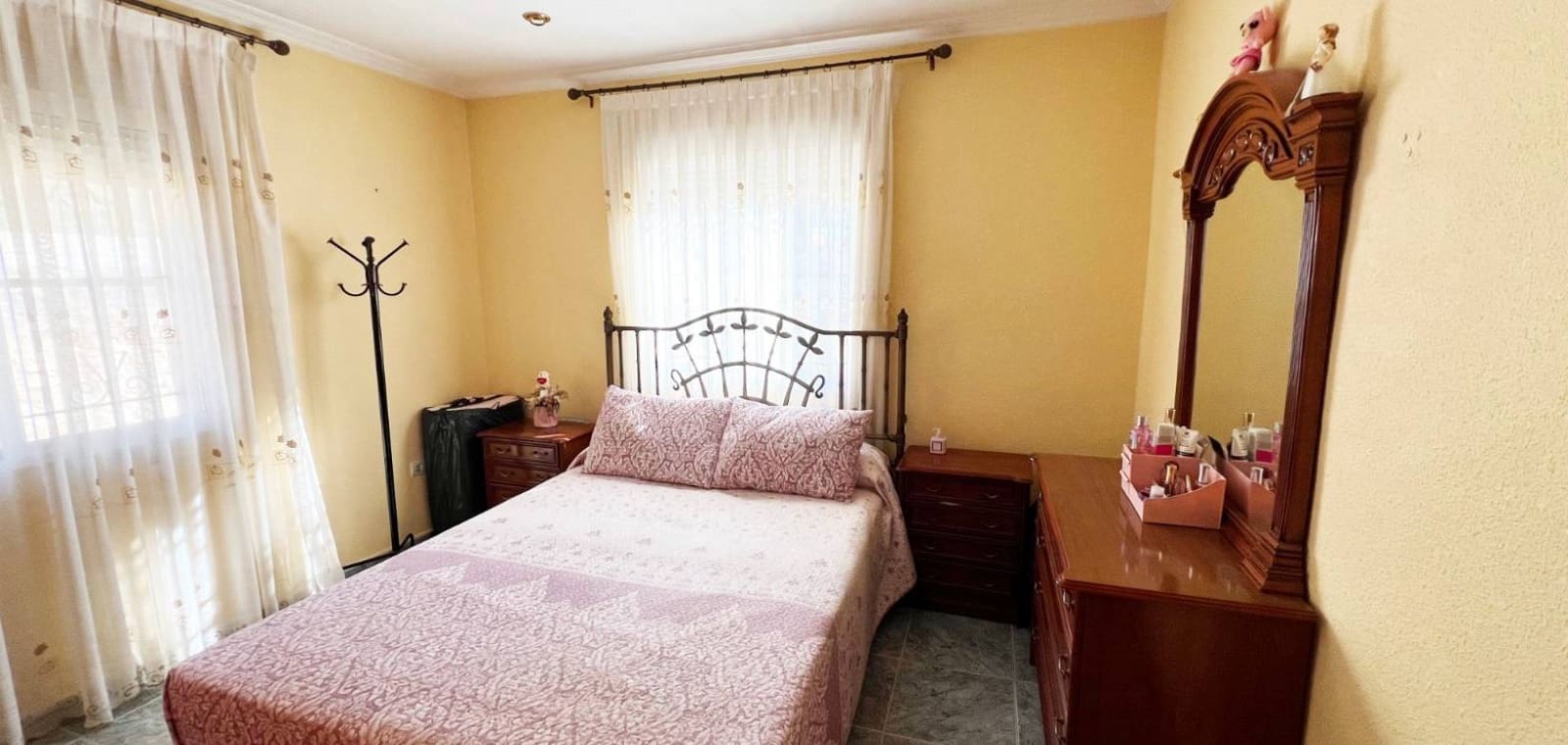 4 bedroom Villa for sale in La Romana with pool - € 320,000 (Ref: 9254231)