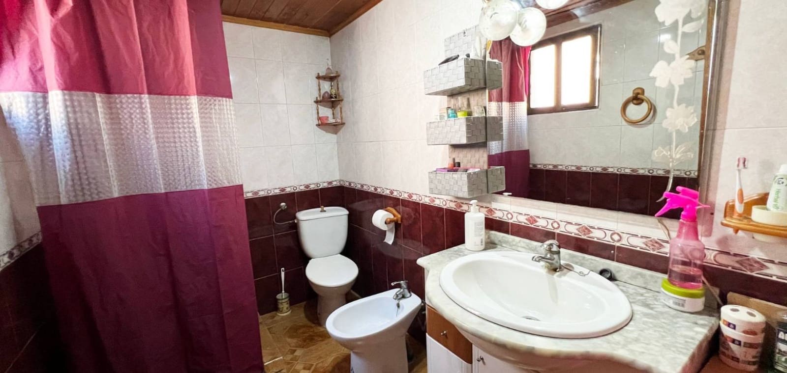 4 bedroom Villa for sale in La Romana with pool - € 320,000 (Ref: 9254231)