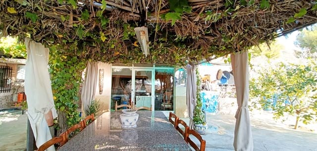 4 chambre Villa/Maison à vendre à La Romana avec piscine - 320 000 € (Ref: 9254231)