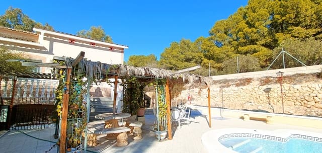 4 chambre Villa/Maison à vendre à La Romana avec piscine - 320 000 € (Ref: 9254231)