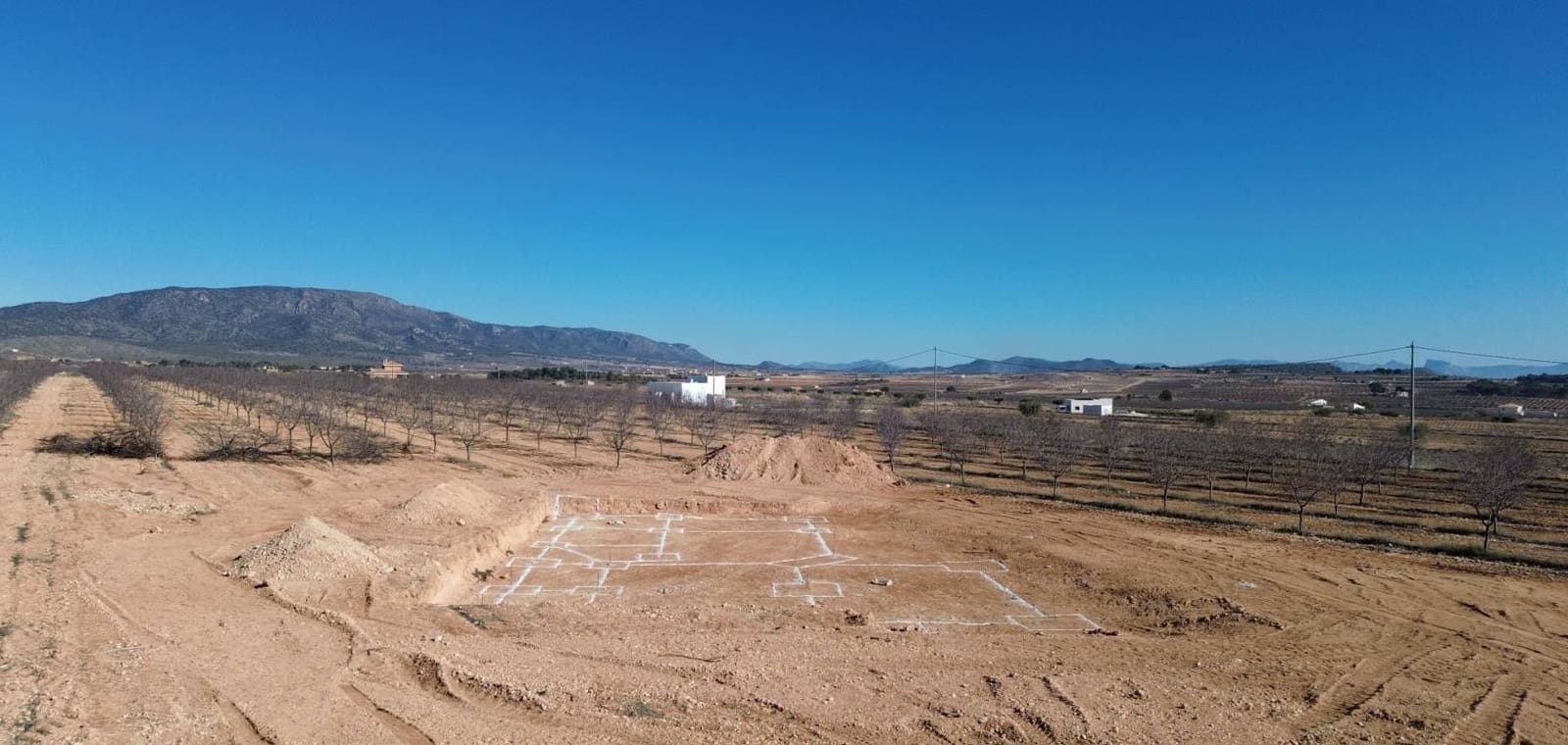 Chalet de 3 habitaciones en Pinoso en venta con piscina - 365.000 € (Ref: 9315224)