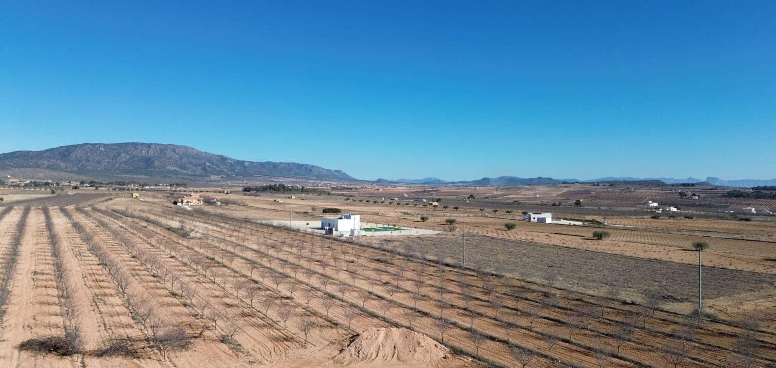 Chalet de 3 habitaciones en Pinoso en venta con piscina - 365.000 € (Ref: 9315224)