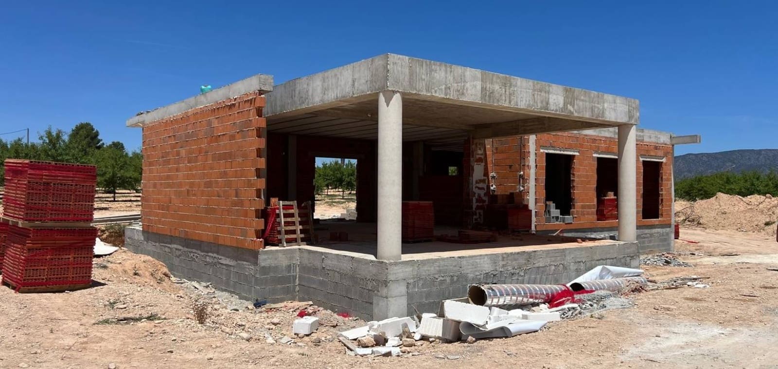 3 slaapkamer Villa te koop in Pinoso met zwembad - € 379.000 (Ref: 9315224)