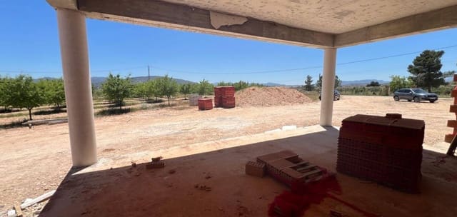 3 slaapkamer Villa te koop in Pinoso met zwembad - € 379.000 (Ref: 9315224)