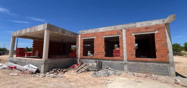 3 slaapkamer Villa te koop in Pinoso met zwembad - € 379.000 (Ref: 9315224)