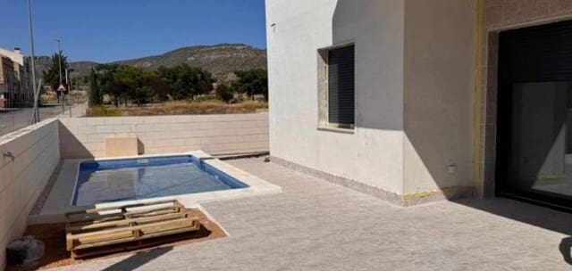 3 bedroom Semi-detached Villa for sale in La Romana with pool - € 270,000 (Ref: 9412937)