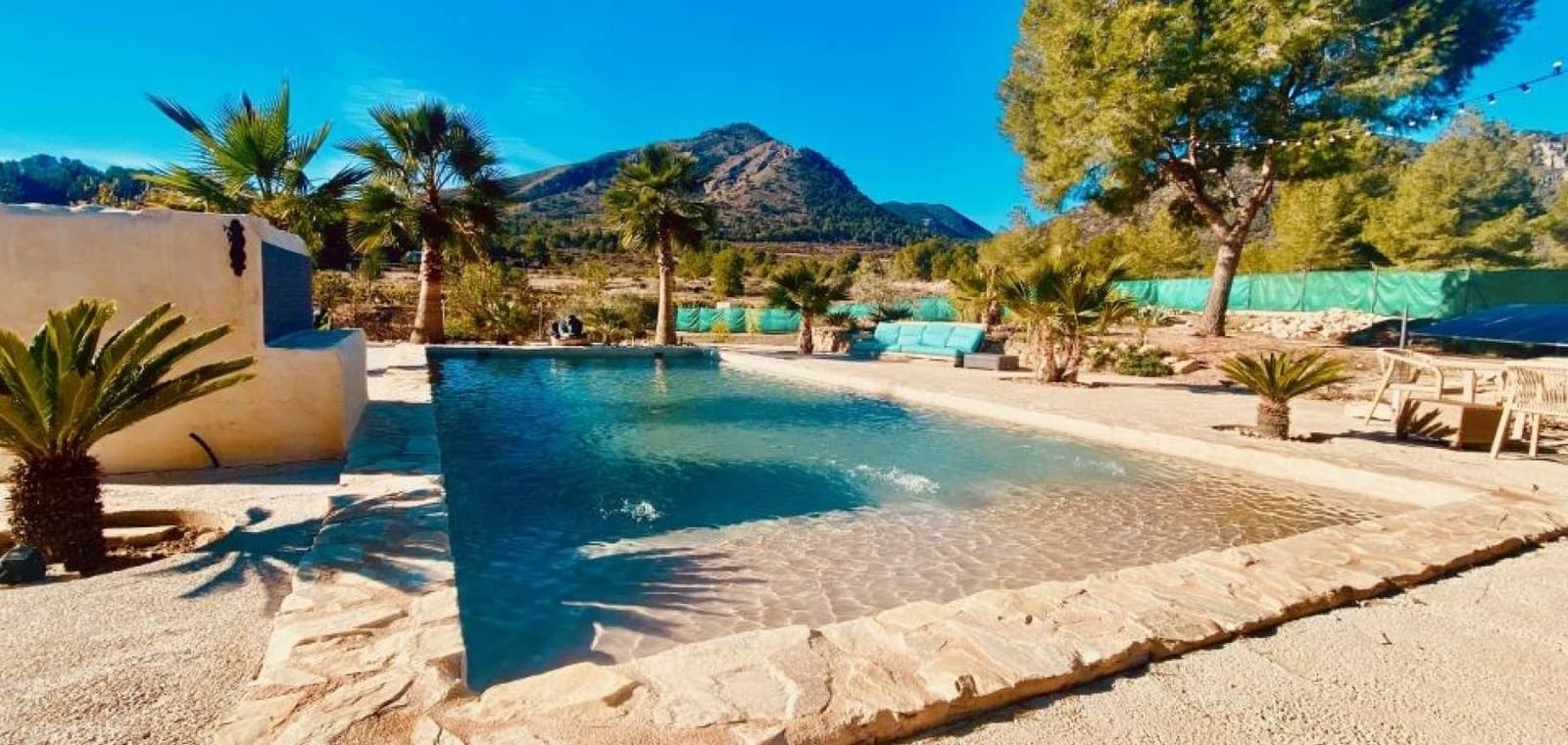 4 bedroom Villa for sale in La Romana with pool - € 339,000 (Ref: 9426490)