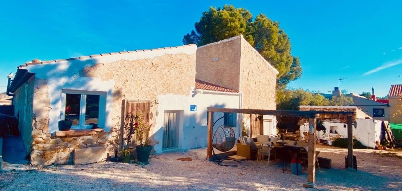 4 bedroom Villa for sale in La Romana with pool - € 339,000 (Ref: 9426490)