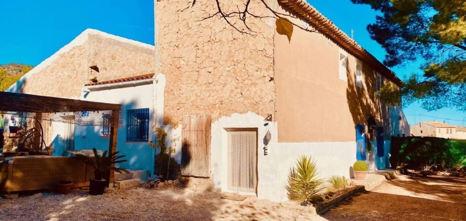 4 bedroom Villa for sale in La Romana with pool - € 339,000 (Ref: 9426490)