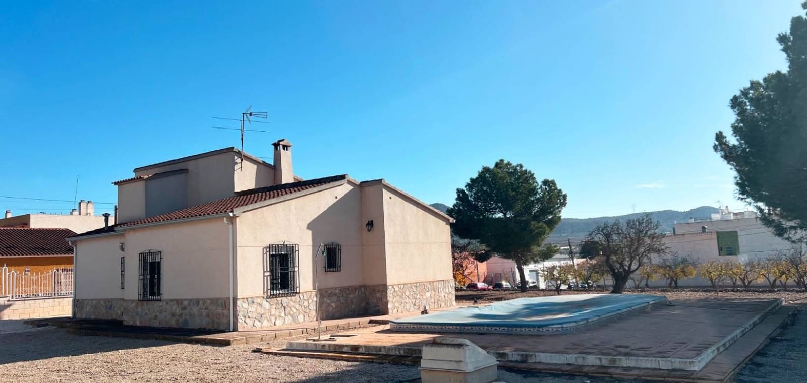 6 makuuhuone Huvila myytävänä paikassa Hondon de los Frailes mukana uima-altaan - 280 000 € (Ref: 9450564)